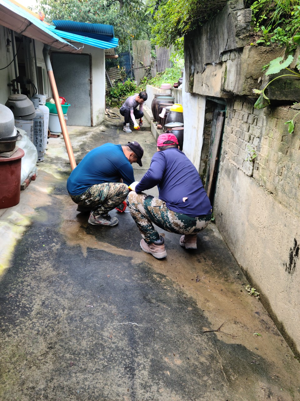대전한마음클럽과 3590지구 통영클럽과 연계한 합동봉사활동  집고쳐주기 공사 완료